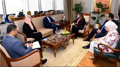 لخدمة الجالية المصرية.. وزيرة الهجرة تستقبل قنصل مصر الجديد في جدة