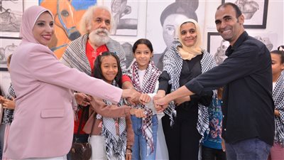 بالشال الفلسطيني .. افتتاح معرض 