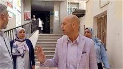 وكيل وزارة الصحة بالشرقية يناقش تطوير الخدمة بالعمليات أثناء زيارته لمستشفى الزقازيق العام