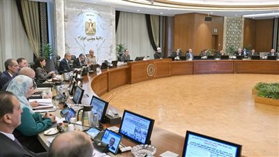 رئيس الوزراء يشيد بنماذج المدارس المُميزة التي تم افتتاحها بأرض القرية الكونية