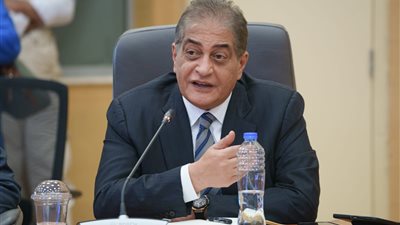 أسامة كمال: الطاقة الشمسية توفر 25% من الوقود.. وتهديدات ترامب بضرب بترول إيران مبالغ فيها