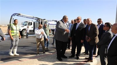 محافظ القاهرة يشهد تجربة محاكاة للتعامل مع سقوط الأمطار بمدينة الأمل