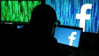 5 سنوات لطالب.. اخترق حساب فيسبوك لفتاة.. وهددها وخطيبها مقابل 2000 جنيه