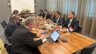 وزير الصحة يبحث مع مدير عام منظمة الصحة العالمية توسيع نطاق المساعدات الإنسانية لأهالي 