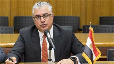 رئيس اقتصادية قناة السويس يشارك في جلسة التصنيع المحلي لمركبات السكك الحديدية