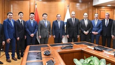  البترول توقع 3 اتفاقيات مع هواوي لدعم التحول الرقمي والطاقة الشمسية