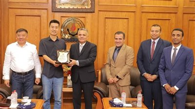  حنيجل يستقبل وفدًا من جامعتي شنغهاي جياوتونغ و جياشينغ الصينيتين