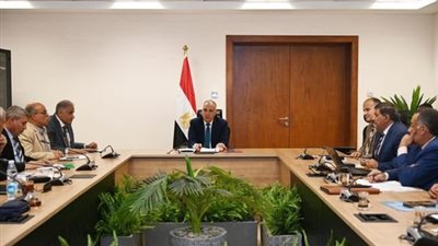 وزير الري يتابع الإستعدادات الحالية لفترة موسم الزراعات الشتوية والموقف المائى بالمحافظات