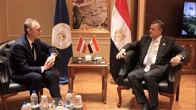 وزير السياحة والآثار يبحث مع سفير لاتفيا بالقاهرة تعزيز التعاون بين البلدين   