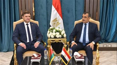 وزير الإنتاج الحربي ووزير التجارة البيلاروسي يبحثان سبل تعزيز التعاون المشترك