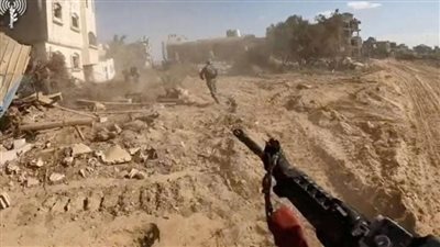 جيش الاحتلال الاسرائيلي يعلن مقتل ضابطين خلال المعارك في شمال غزة (صورة)