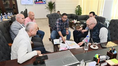 وزير الإسكان يعقد اجتماعا بمقر جهاز مدينة العلمين الجديدة للاطمئنان على معدلات إنجاز المشروعات بالمدينة
