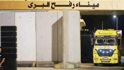 أول شحنة وقود للأمم المتحدة منذ بدء الصراع تدخل قطاع غزة من مصر