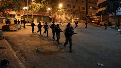 غزة تفقد الاتصالات بسبب الوقود وإسرائيل تتحرك قواتها جنوبا