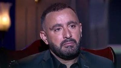 أحمد السقا يرد على شائعات الطلاق: 