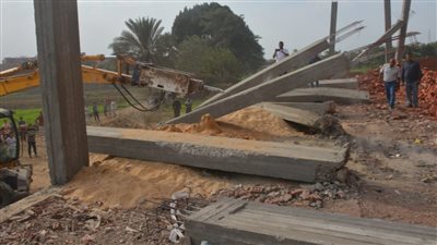 محافظ الإسكندرية يوجه بإزالة الإشغالات والحد من تجاوزات الباعة الجائلين