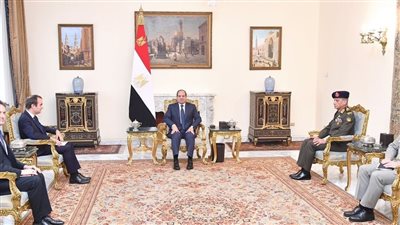 لحقن دماء الأشقاء الفلسطينيين.. الرئيس السيسي يستقبل وزير القوات المسلحة الفرنسي