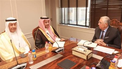 وزير الزراعة يبحث مع مستثمرين سبل تعزيز الاستثمار الزراعي السعودى في مصر 