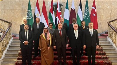 اللجنة الوزارية المكلفة من القمة العربية الإسلامية المشتركة تعقد اجتماعا رسميا مع الرئيس الفرنسي