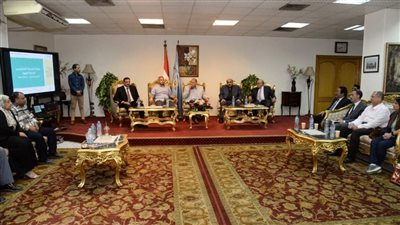 محافظ أسيوط يستقبل طلاب كلية الفنون الجميلة بجامعة الاسكندرية