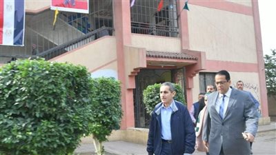 محافظ الغربية يتفقد مقرات المبيت لقوات تأمين الانتخابات بطنطا