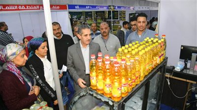محافظ الغربية يتفقد أكبر معرض لبيع السلع الغذائية بطنطا