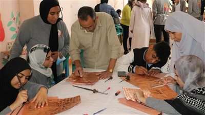 بالصور..قصر ثقافة الخارجة يشهد جولة جديدة من ورش ملتقى 
