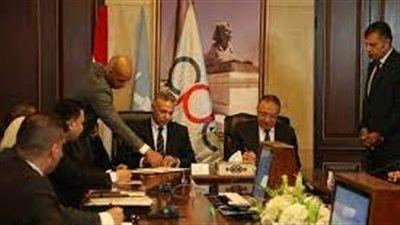 التعاون للبترول توقع بروتوكول لإنشاء محطات تموين سيارات بالإسكندرية