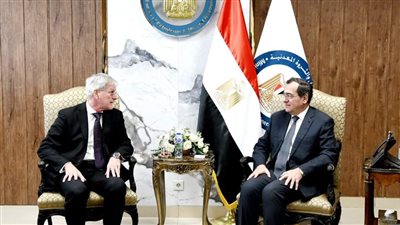 الملا يستقبل رئيس شركة دانة غاز لبحث الفرص الاستثمارية المتاحة بالقطاع