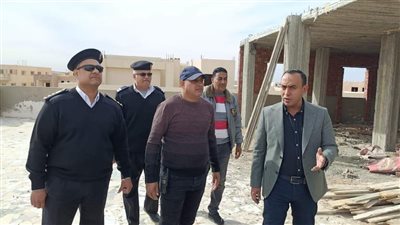 ‫الإسكان: جهاز مدينة الشروق يزيل دوراً مخالفاً بأحد العقارات على نفقة المخالف