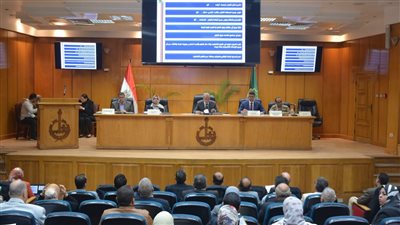 محافظ القليوبية يعقد إجتماع المجلس التنفيذي لمناقشة خطة المحافظة والمشروعات الجاري تنفيذها