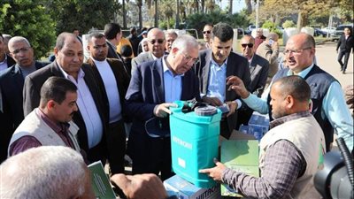 القصير يسلم 177 جرار ومعدات زراعية للجمعيات والمزارعين في إطار 
