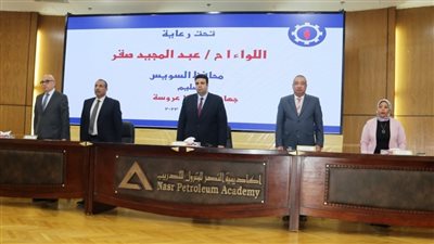  نائب محافظ السويس يسلم  25 جهاز عروسين للأسر الأولي بالرعاية