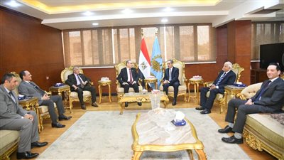 محافظ الغربية يستقبل رئيس هيئة النيابة الإدارية في مستهل زيارته للمحافظة ويتبادلان الدروع