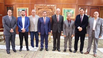 رئيس جامعة المنوفية يستقبل لجنة من المجلس الأعلى للجامعات لتفقد مركز التحول الرقمى 