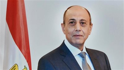 الفريق  حلمي : دور بارز و مشرف للعاملين للنهوض بمنظومة الطيران المدني