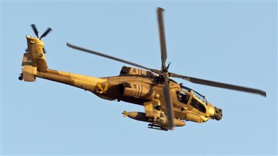 مروحية لسلاح الجو الاسرائيلي تقصف جنودا اسرائيليين في غزة