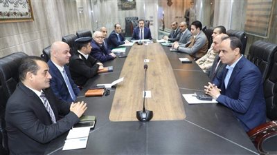 محافظ المنوفية يتفقد مركز الشبكة الوطنية للطوارئ والسلامة للإطمئنان علي سير العملية الإنتخابية 