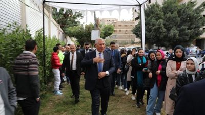وزير الزراعة يدلي بصوته في الانتخابات الرئاسية ويدعو الفلاحين للمشاركة في اختيار رئيس مصر 