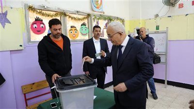 وزير التعليم يدلى بصوته فى الانتخابات الرئاسية بالقاهرة الجديدة  