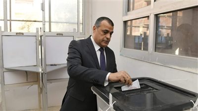 وزير الإنتاج الحربي أدلي بصوته في الانتخابات الرئاسية اليوم 