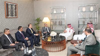 وزير العمل  يستعرض جهود 