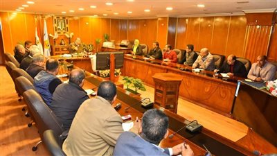 محافظ أسيوط: لا تهاون في إزالة التعديات على الأراضي الزراعية ومخالفات البناء