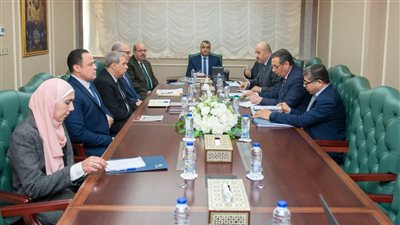 وزير الإنتاج الحربي يتابع آخر مستجدات المشروعات الجاري تنفيذها ومناقشة رؤى التطوير 