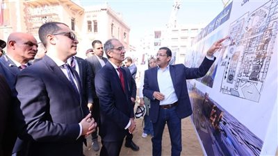 وزير الاتصالات يتفقد إنشاء مركز إبداع مصر الرقمية 