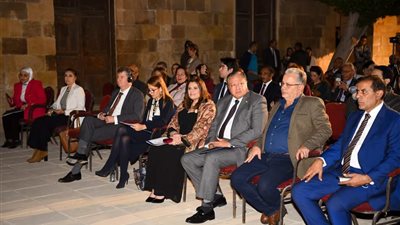 وزيرة الهجرة تشهد حلقة نقاشية بعنوان 