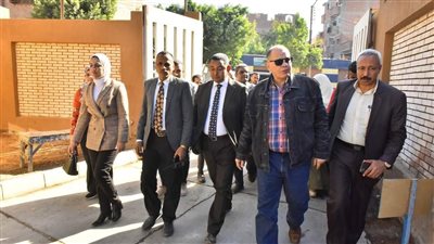محافظ أسيوط يتفقد أعمال تطوير  محطة رفع صرف صحي البدارى 