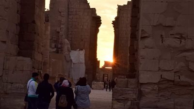 الأقصر تشهد تعامد الشمس على قدس أقداس الكرنك