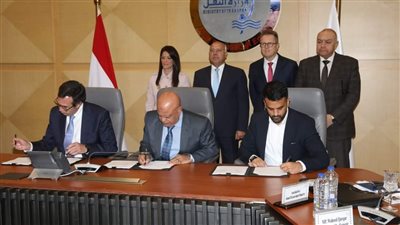 توقيع اتفاقية الحلول بين هيئة ميناء دمياط وشركة دمياط أليانس لمحطات الحاويات