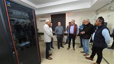 وزير الإسكان يتفقد مركز التحول الرقمى بمقر جهاز مدينة أسوان الجديدة